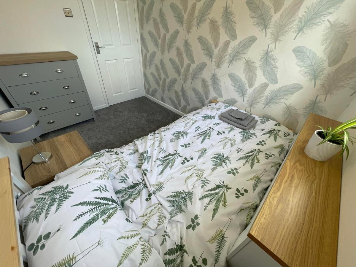 Leominster 3 Bedroom House Parking Garden Private المظهر الخارجي الصورة