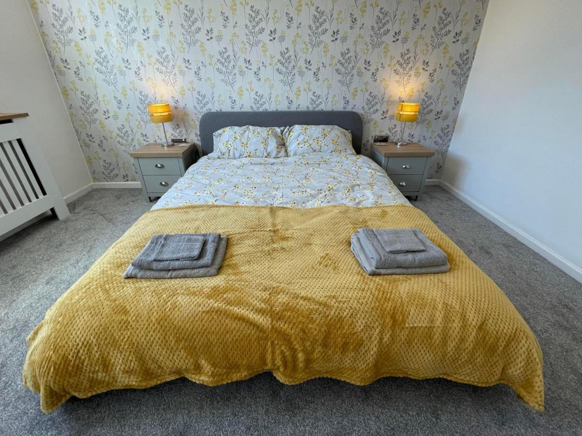 Leominster 3 Bedroom House Parking Garden Private المظهر الخارجي الصورة