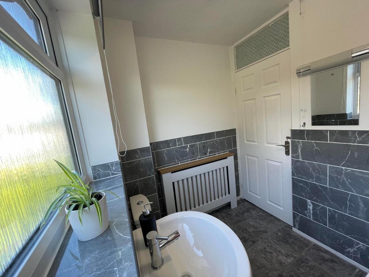 Leominster 3 Bedroom House Parking Garden Private المظهر الخارجي الصورة
