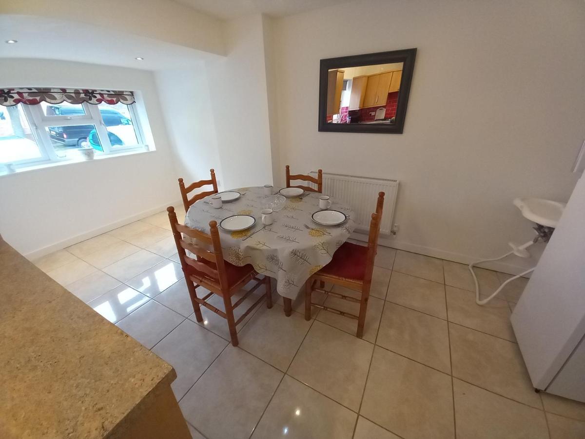 Leominster 3 Bedroom House Parking Garden Private المظهر الخارجي الصورة